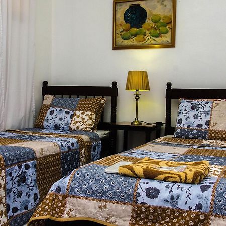 Lola Itang Pension House Tiniguiban Esterno foto