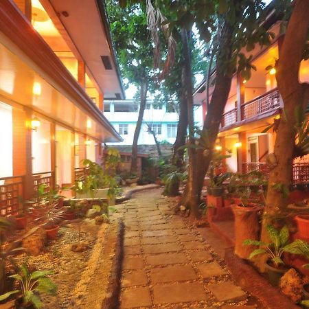 Lola Itang Pension House Tiniguiban Esterno foto