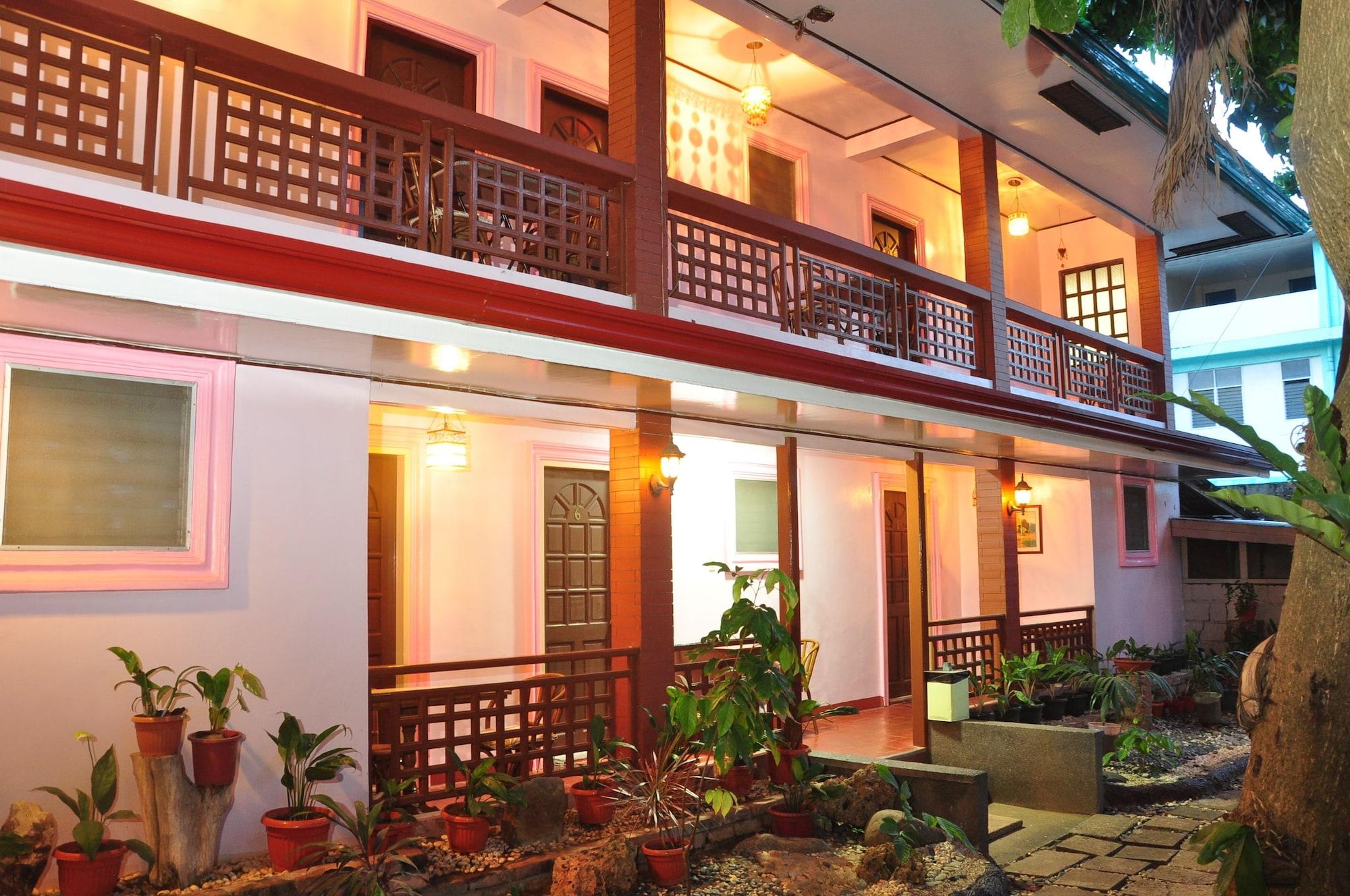 Lola Itang Pension House Tiniguiban Esterno foto