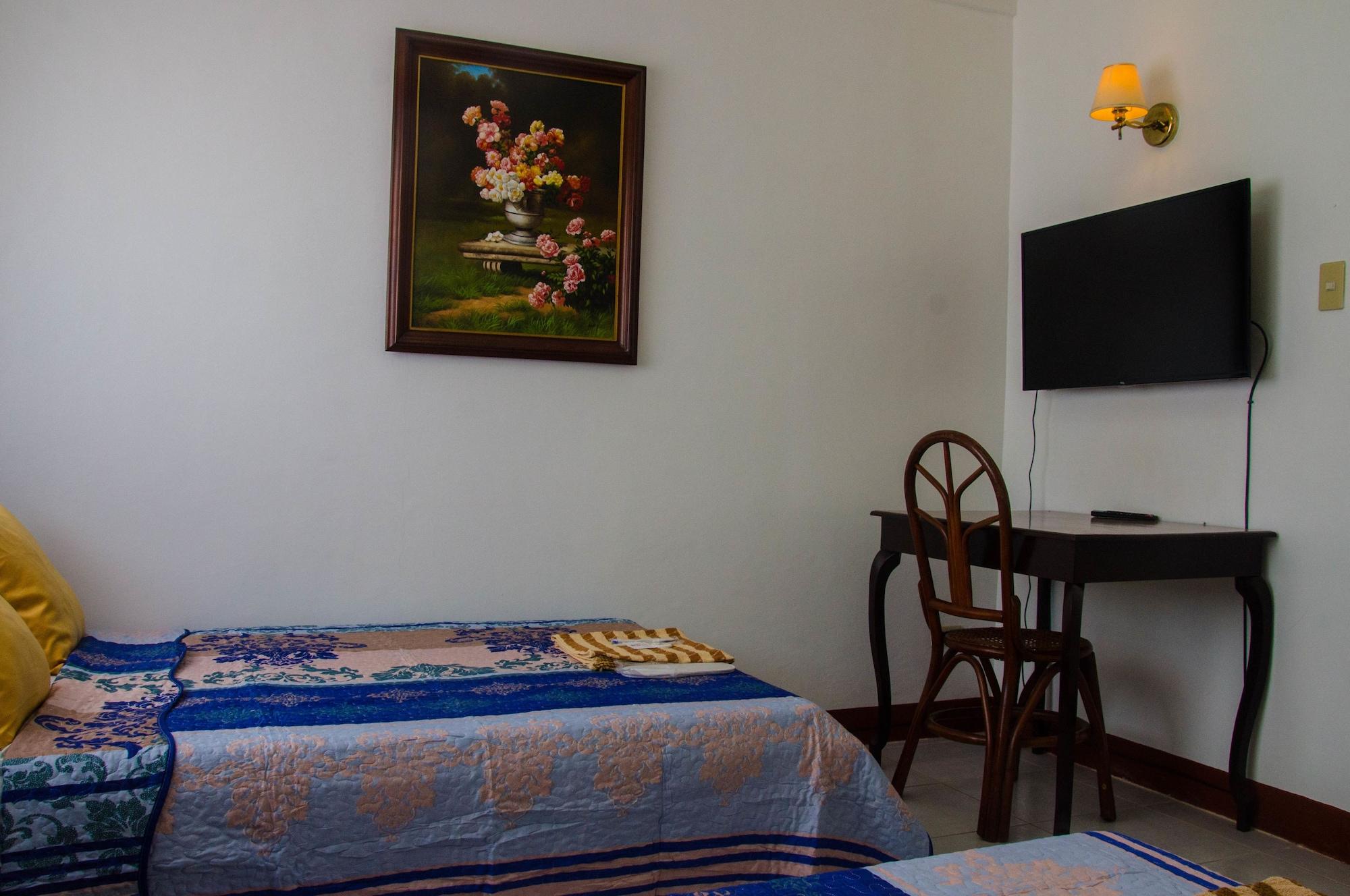 Lola Itang Pension House Tiniguiban Esterno foto
