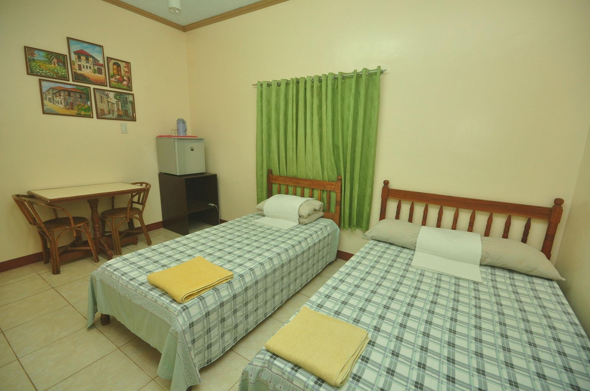 Lola Itang Pension House Tiniguiban Esterno foto