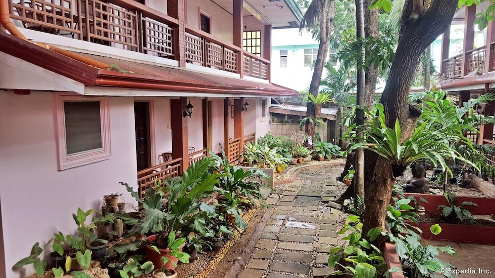 Lola Itang Pension House Tiniguiban Esterno foto