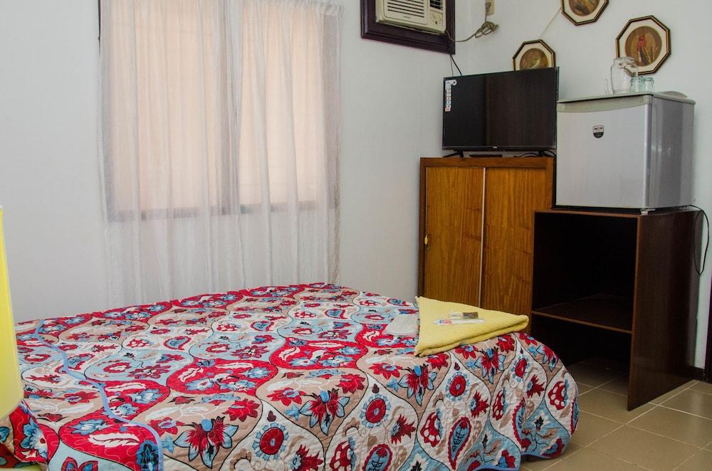 Lola Itang Pension House Tiniguiban Esterno foto