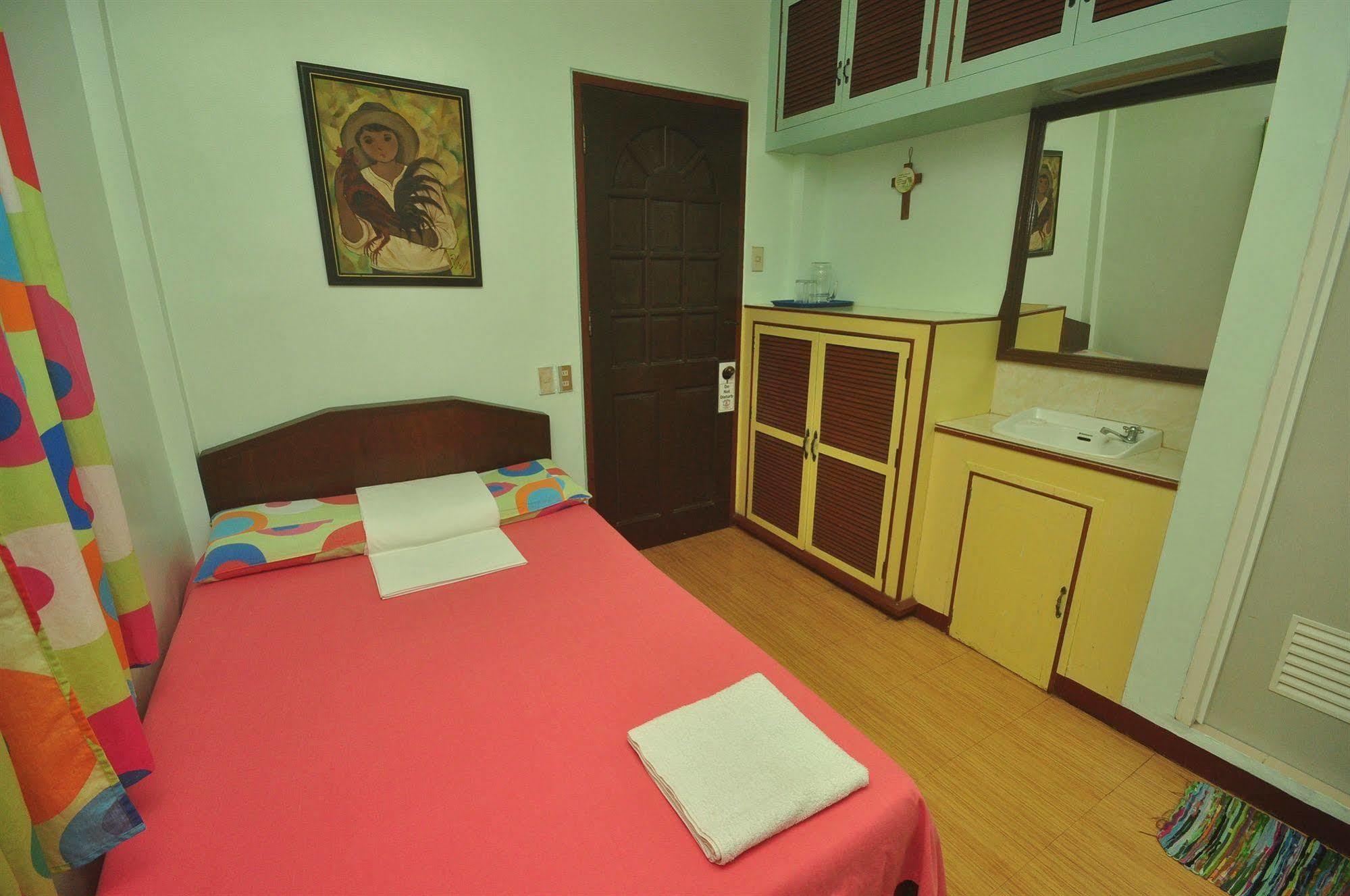 Lola Itang Pension House Tiniguiban Esterno foto