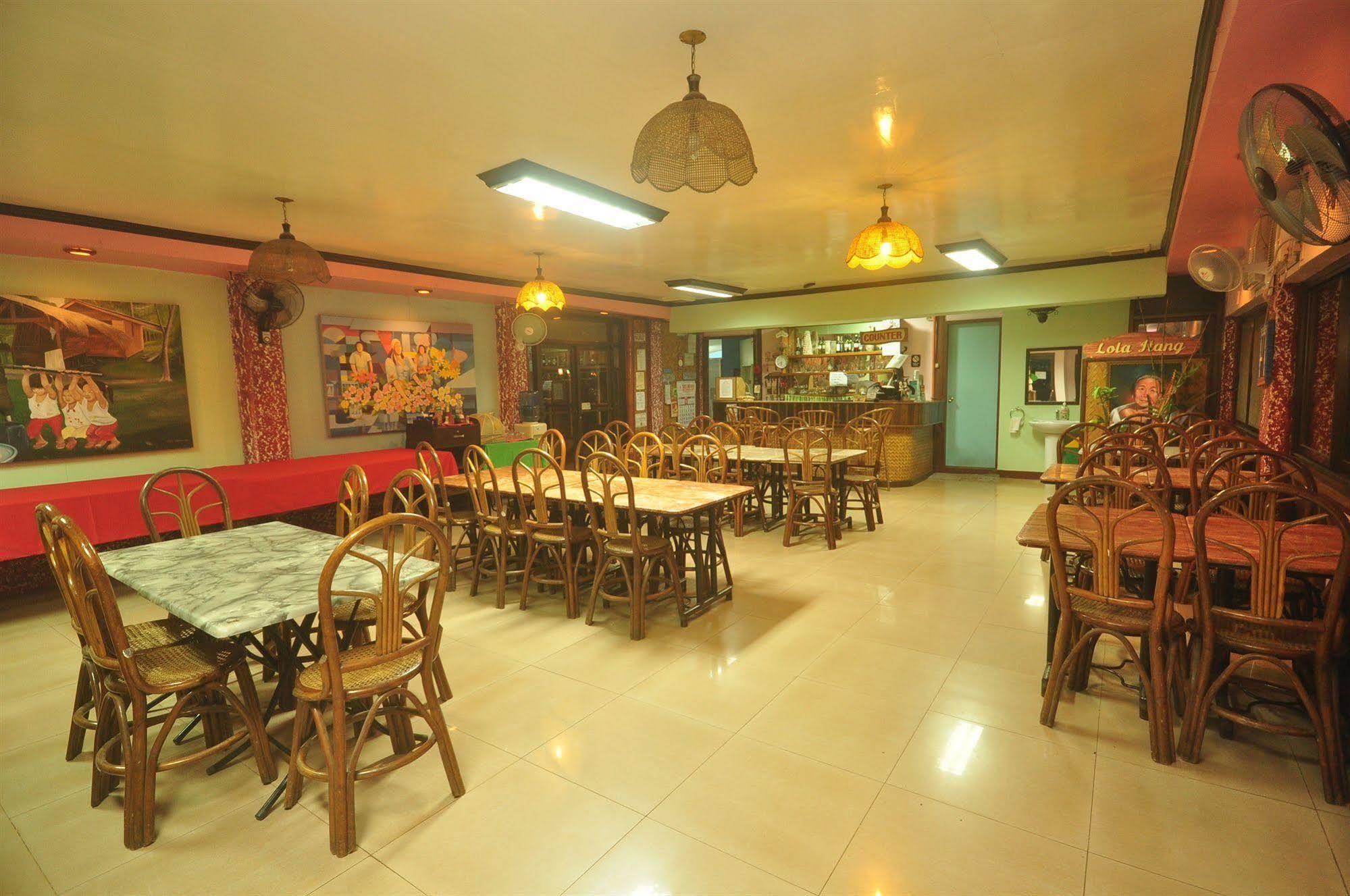 Lola Itang Pension House Tiniguiban Esterno foto