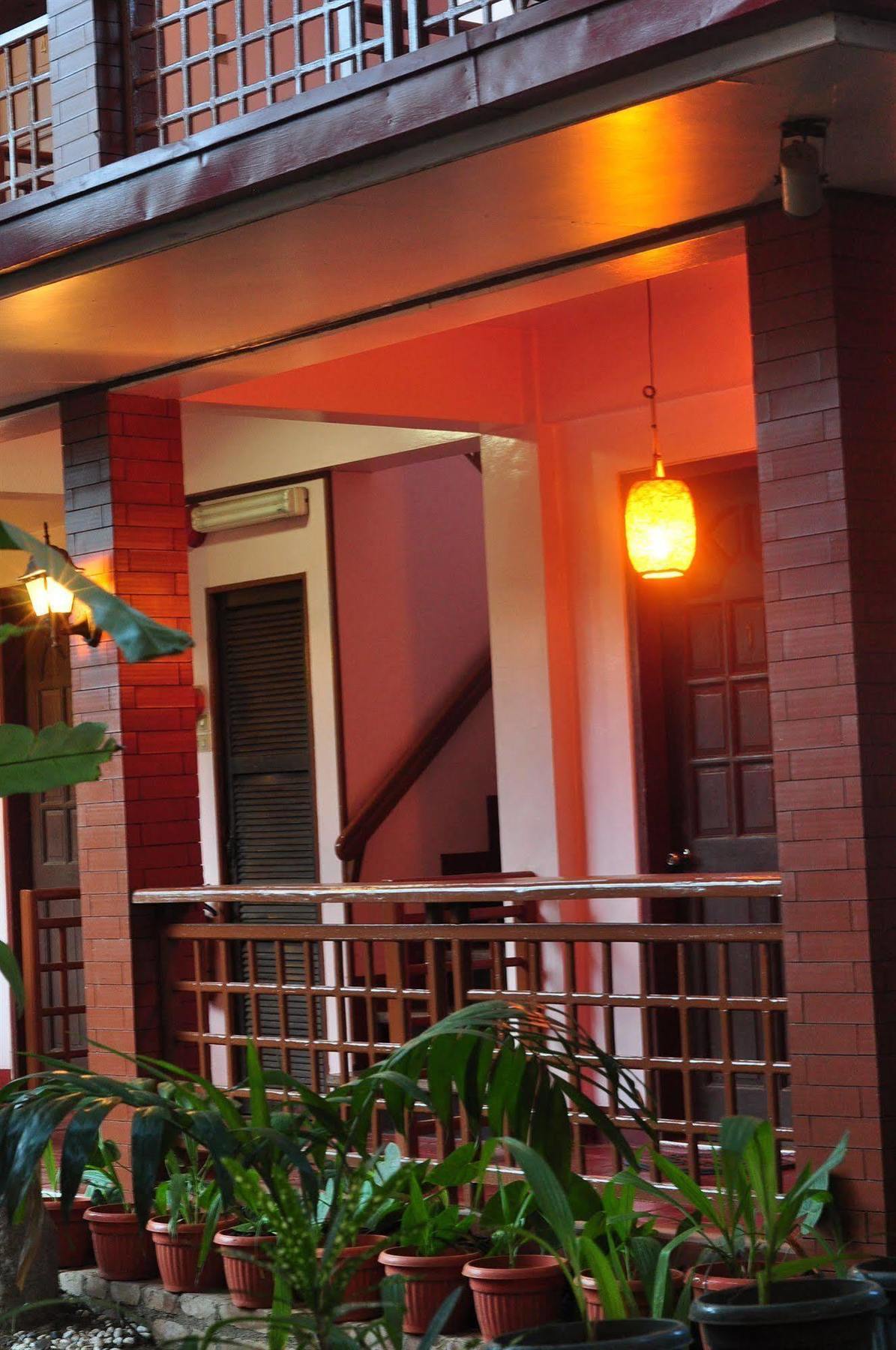 Lola Itang Pension House Tiniguiban Esterno foto
