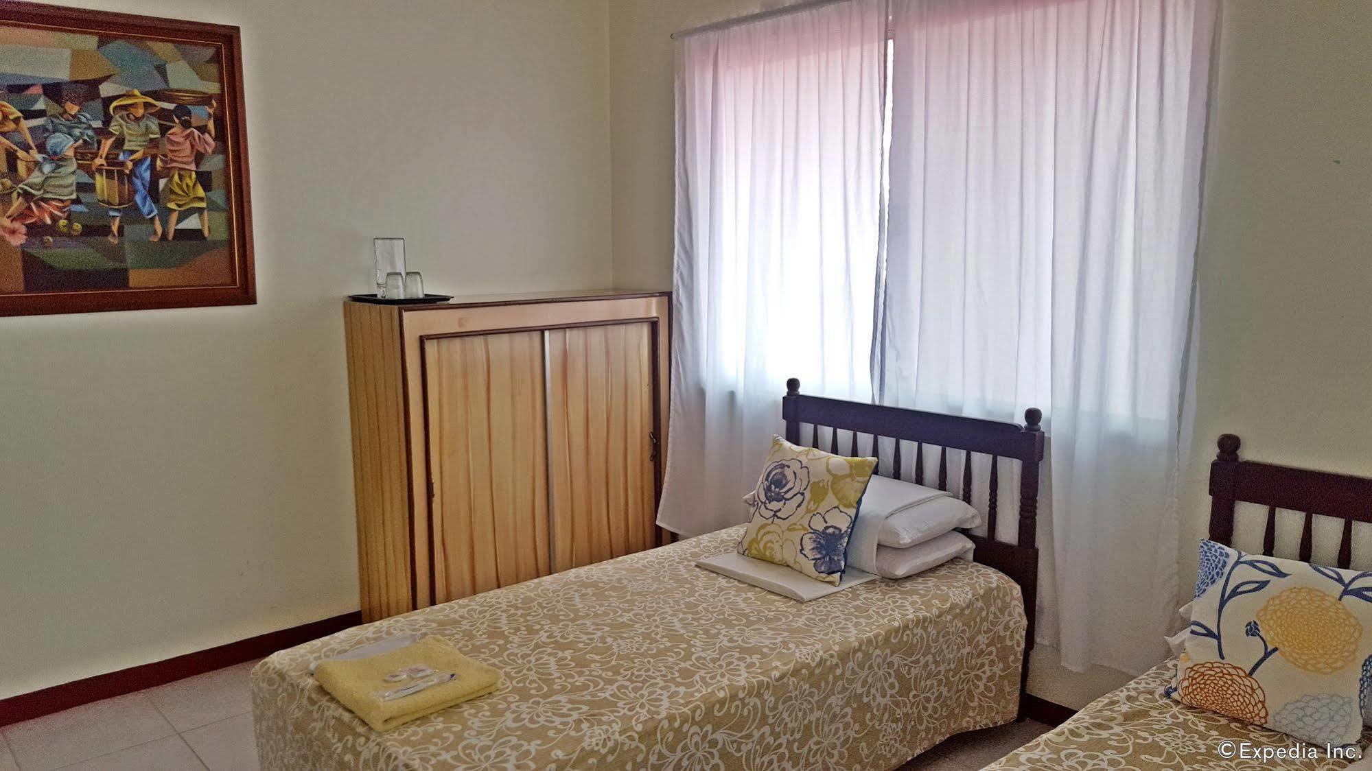 Lola Itang Pension House Tiniguiban Esterno foto