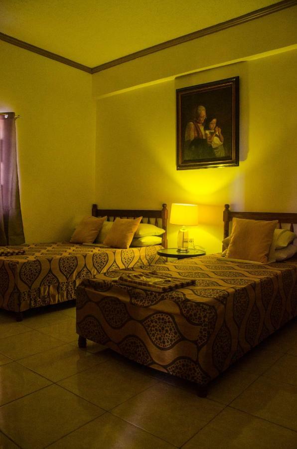 Lola Itang Pension House Tiniguiban Esterno foto