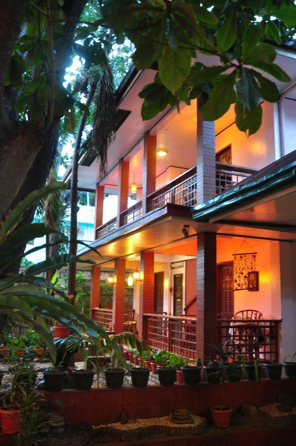 Lola Itang Pension House Tiniguiban Esterno foto