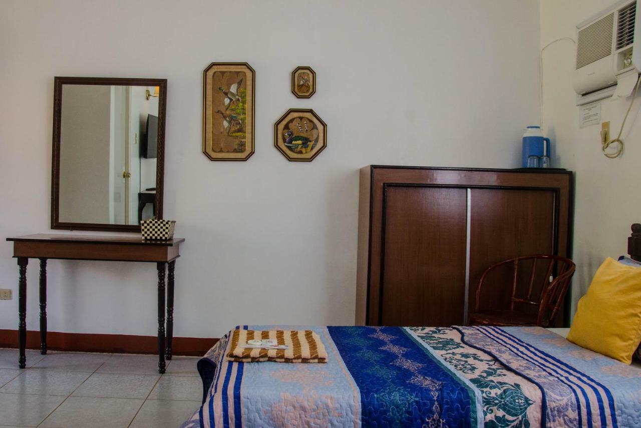Lola Itang Pension House Tiniguiban Esterno foto