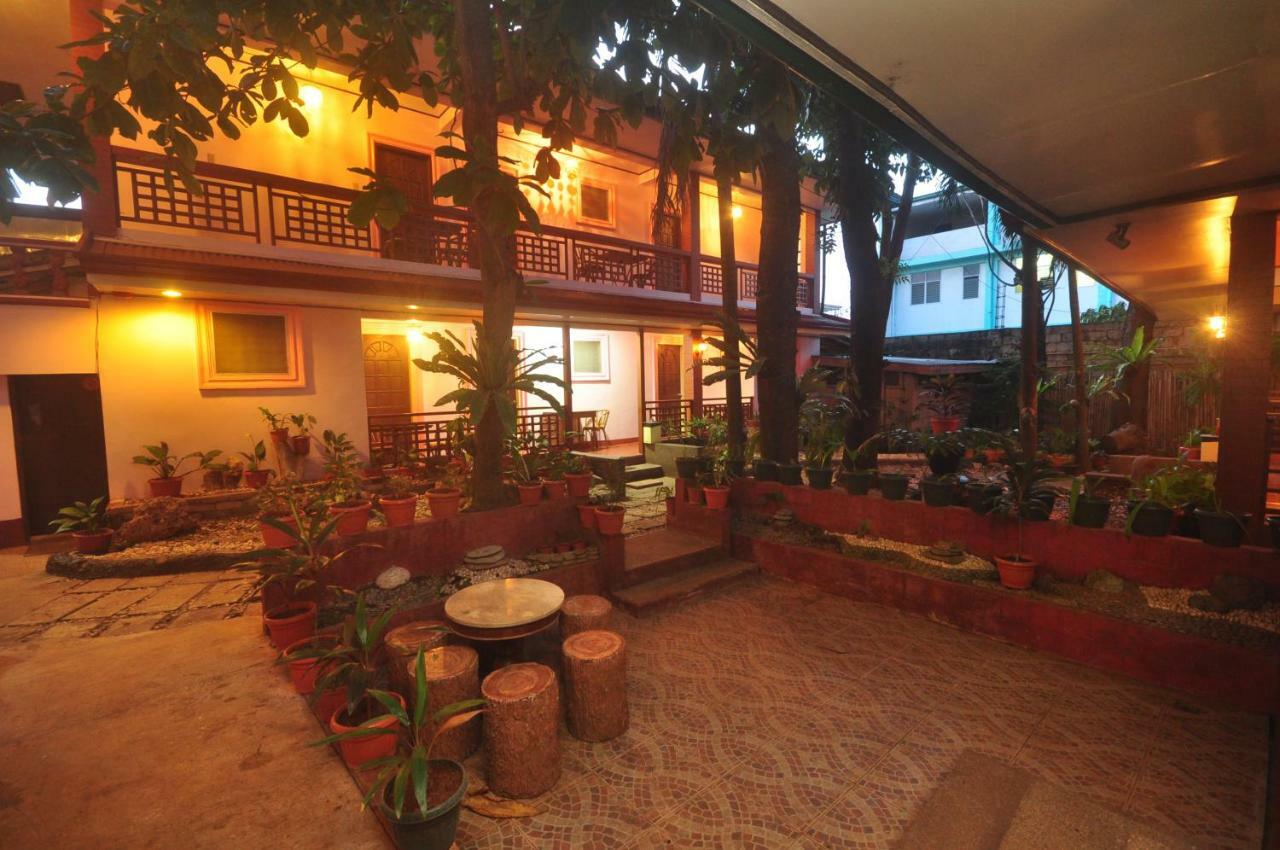 Lola Itang Pension House Tiniguiban Esterno foto
