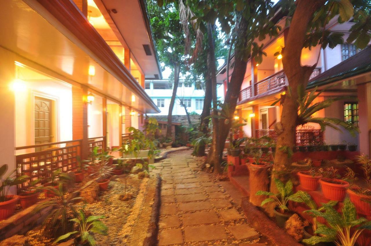 Lola Itang Pension House Tiniguiban Esterno foto